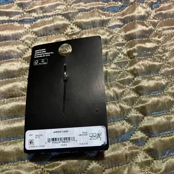 Apple Ear Bud Case - Picture 4 of 8